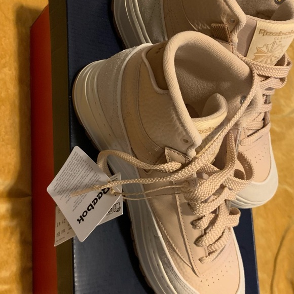 Reebok size 10, color beige - Picture 2 of 6